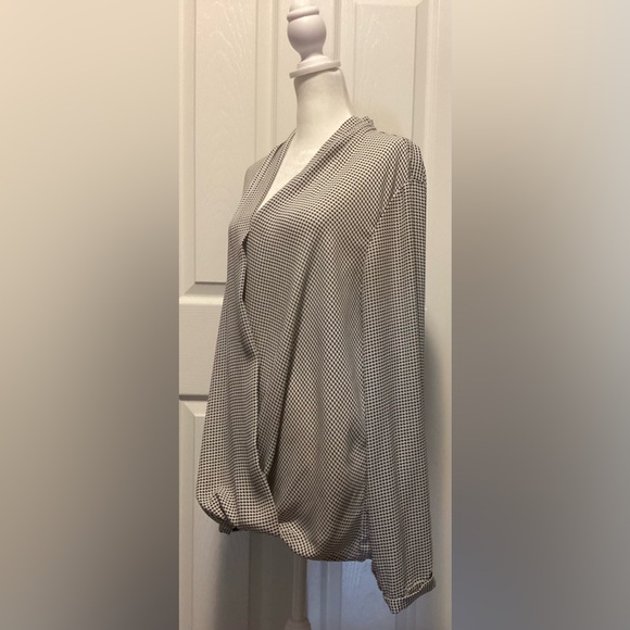 NWOT Adrianna Papell Long Sleeve Criss Cross Blouse Size XL - Picture 2 of 4